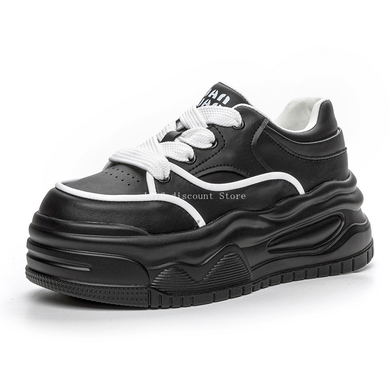 Women Fashion Trend 2025 - Nuove scarpe bianche alla moda con