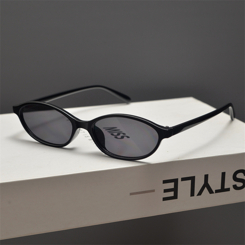 Nuovi Occhiali da Sole Ovali R - Women'S Fashion Eyeglasses recensione e prezzo
