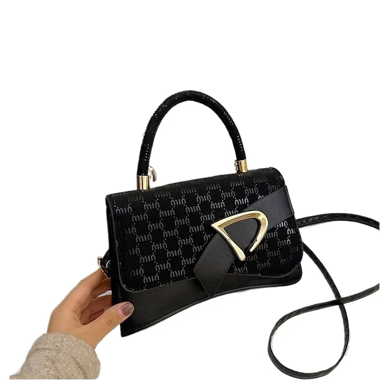 Piccola borsa a tracolla quadr - Women Fashion Designer recensione e prezzo