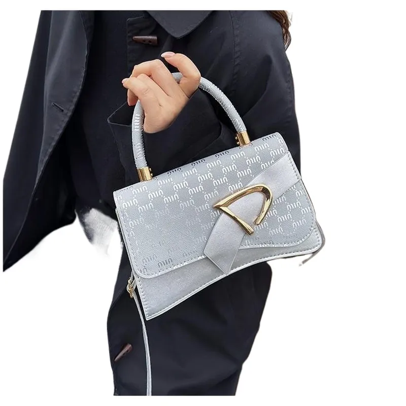 Piccola borsa a tracolla quadr - Women Fashion Designer recensione e prezzo