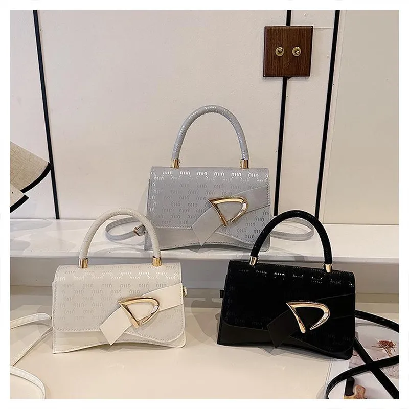 Piccola borsa a tracolla quadr - Women Fashion Designer recensione e prezzo